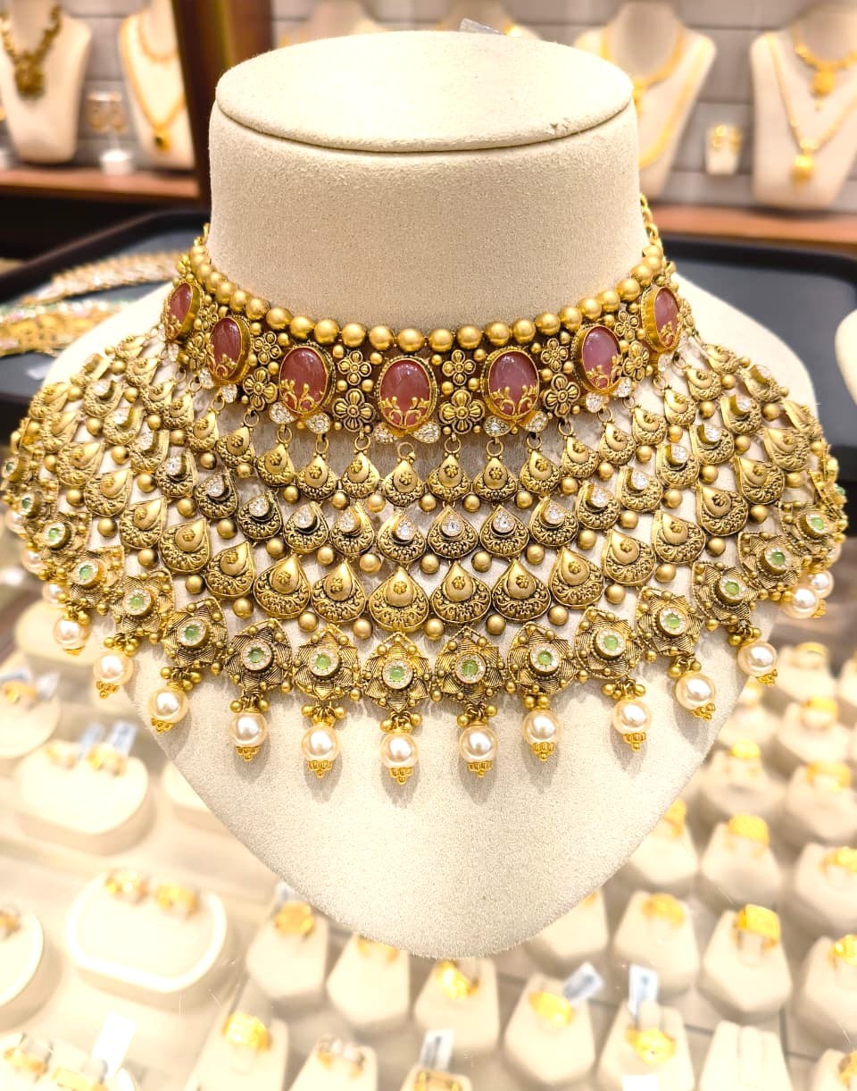 Neckpiece